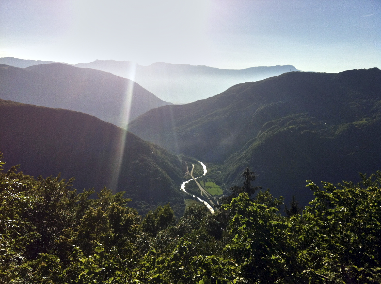 Belle Lauze liegt in der Region Auvergne-Rhône-Alpes in den französischen Alpen