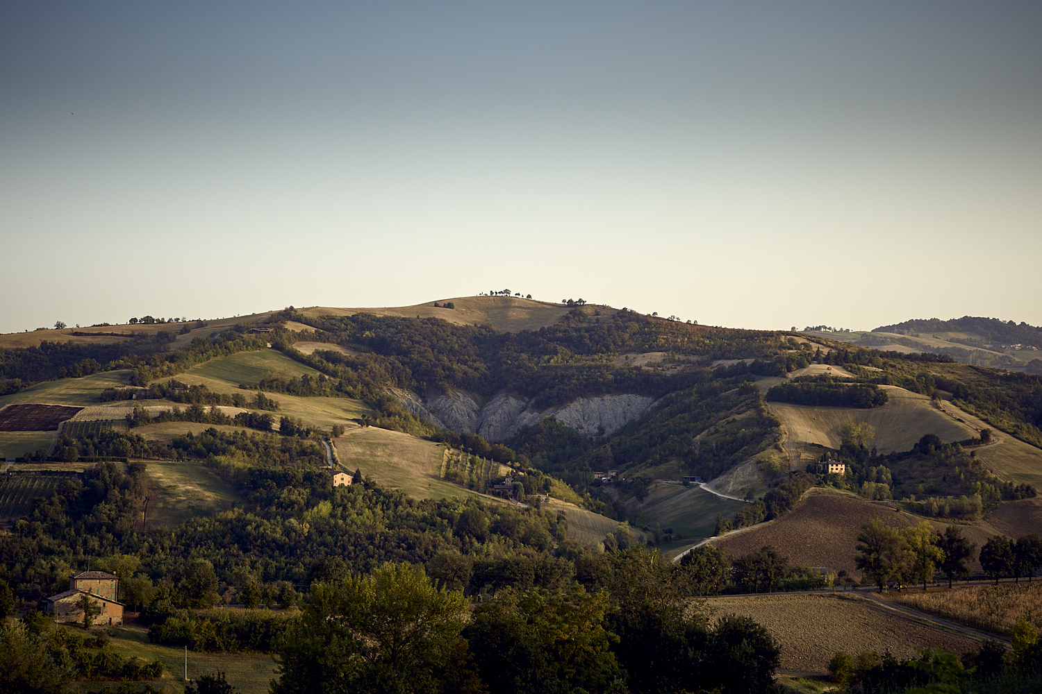 Castelvetro di Modena: Eingebettet in sanfte Hügel und Reben